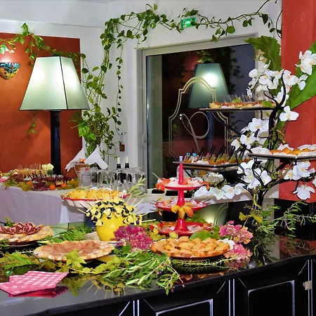 Liberata & Hotell LʼÎle-Rousse