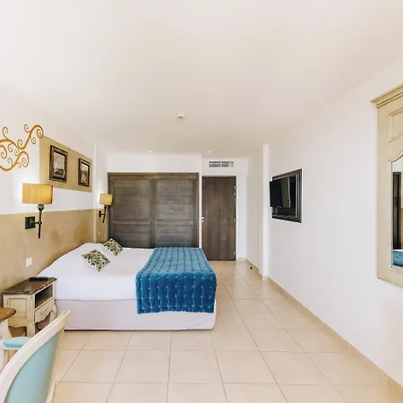 Hotel Liberata & 4*